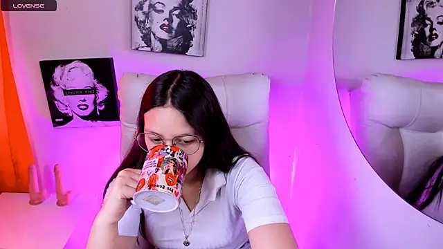 SamanthaRoldaan online show from March 15, 7:32 pm