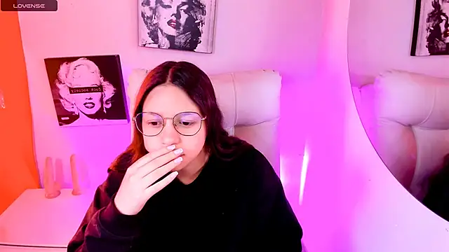 SamanthaRoldaan online show from March 20, 2:51 pm