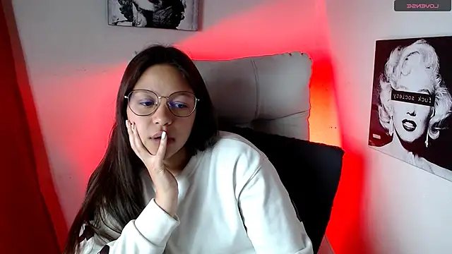 Snapshot of SamanthaRoldaan chatting on March 5, 4:46 pm SamanthaRoldaan online show from March 5, 4:46 pm