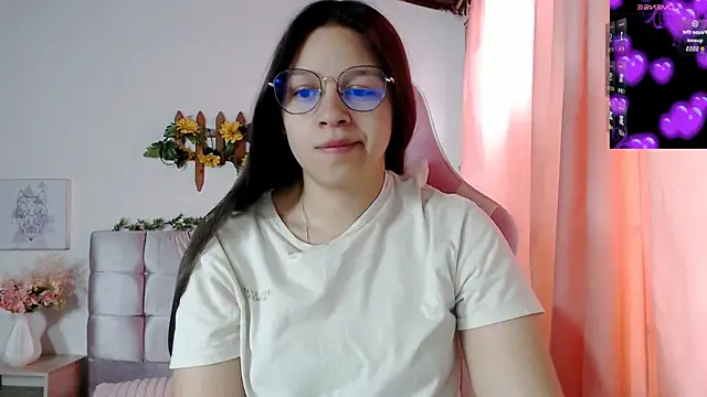 Snapshot of SamanthaRoldaan chatting on October 4, 2:18 pm SamanthaRoldaan online show from October 4, 2:18 pm