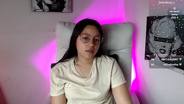 Snapshot of SamanthaRoldaan chatting on March 8, 8:25 pm SamanthaRoldaan online show from March 8, 8:25 pm