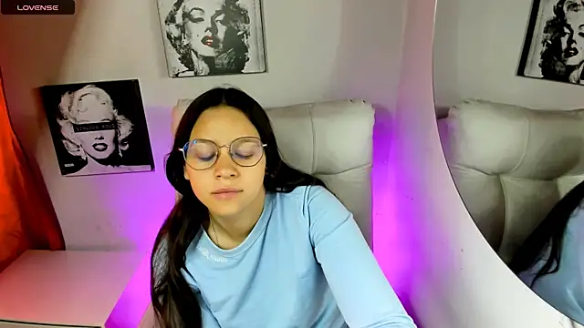 SamanthaRoldaan online show from April 18, 2:08 pm