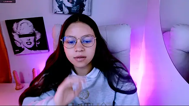 SamanthaRoldaan online show from March 9, 2:42 pm