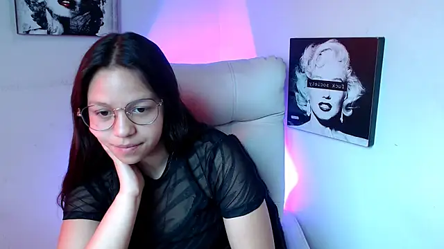 Snapshot of SamanthaRoldaan chatting on March 15, 2:45 pm SamanthaRoldaan online show from March 15, 2:45 pm