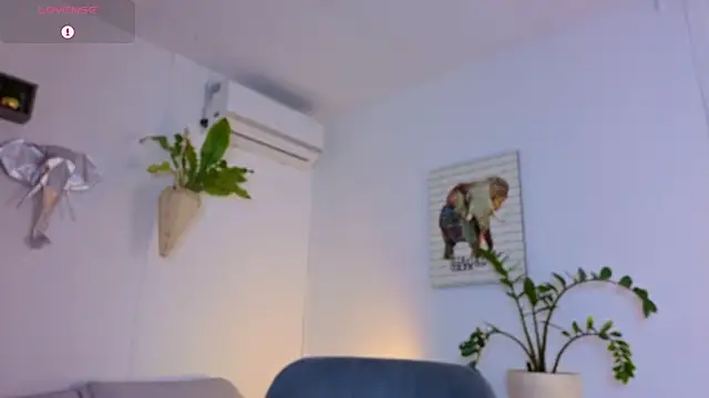 JordanSmiith  online show from December 17, 8:58 pm