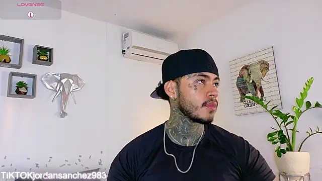 JordanSmiith  online show from February 3, 2:53 am