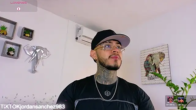 JordanSmiith  online show from February 10, 8:08 pm