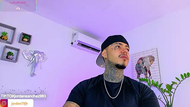JordanSmiith  online show from May 31, 2:34 pm