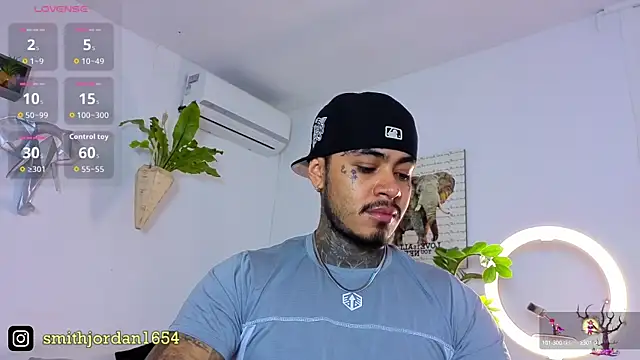 JordanSmiith  online show from October 10, 9:15 pm