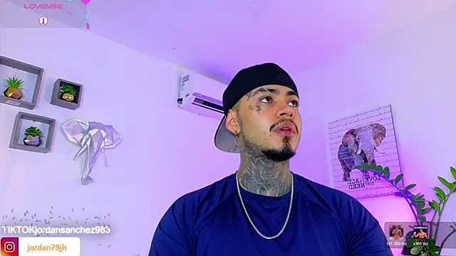 JordanSmiith  online show from March 26, 9:46 pm