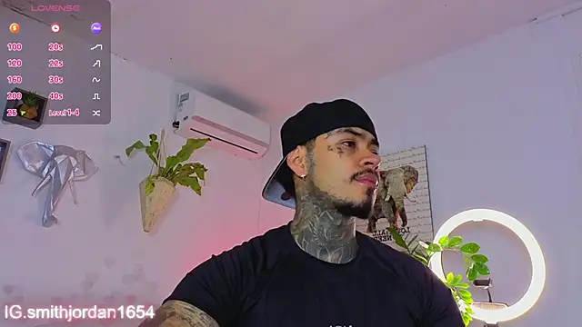 JordanSmiith  online show from November 14, 9:07 pm