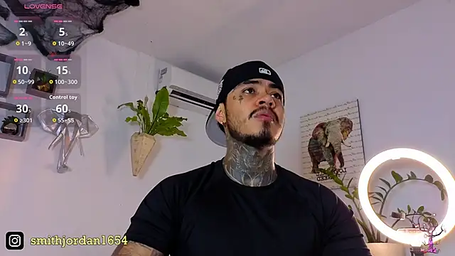 JordanSmiith  online show from October 17, 8:21 pm