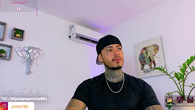 JordanSmiith  online show from June 15, 8:08 pm