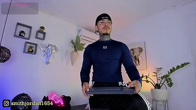 JordanSmiith  online show from March 17, 8:51 pm