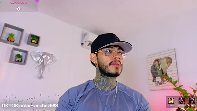 JordanSmiith  online show from March 3, 8:05 pm