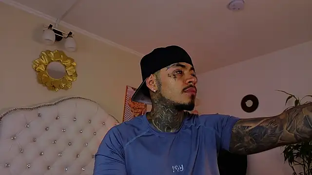 JordanSmiith  online show from November 4, 9:18 pm