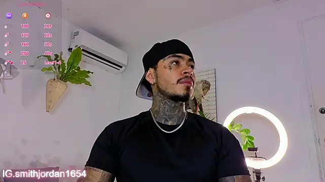 JordanSmiith  online show from November 21, 8:41 pm