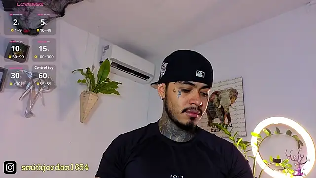 JordanSmiith  online show from October 18, 8:11 pm