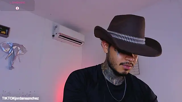 JordanSmiith  online show from January 6, 8:46 pm