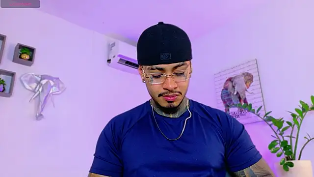 JordanSmiith  online show from April 14, 8:58 pm