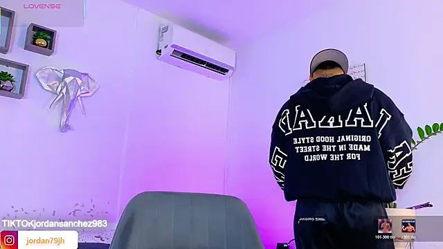 JordanSmiith  online show from May 28, 8:37 pm