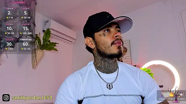 JordanSmiith  online show from October 28, 8:41 pm