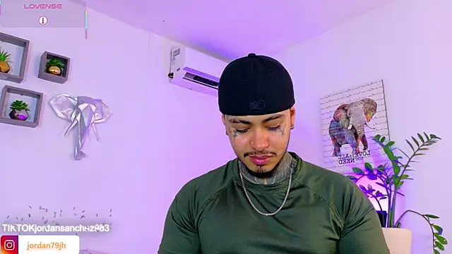JordanSmiith  online show from May 21, 9:23 pm