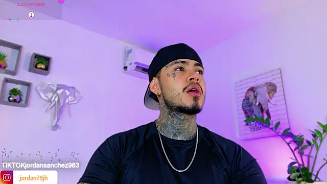 JordanSmiith  online show from March 19, 8:20 pm