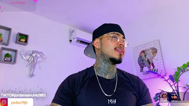 JordanSmiith  online show from April 2, 8:26 pm