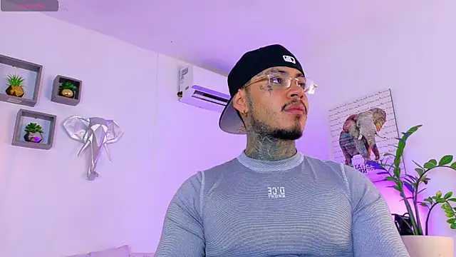 JordanSmiith  online show from May 6, 8:57 pm