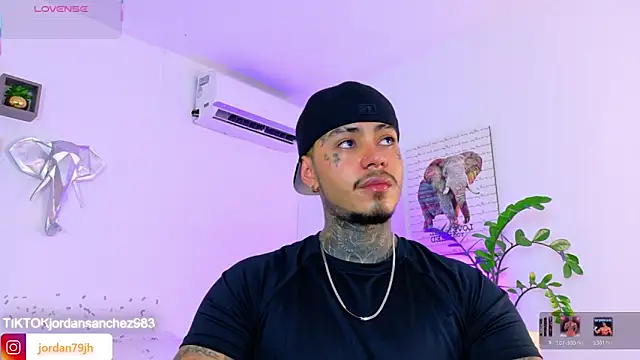 JordanSmiith  online show from May 19, 9:11 pm
