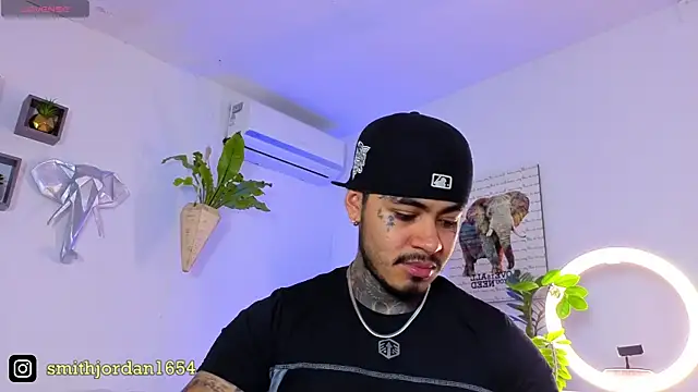 JordanSmiith  online show from October 13, 8:32 pm