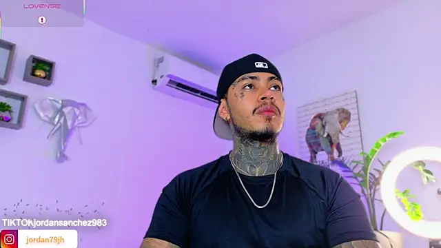 JordanSmiith  online show from May 8, 8:56 pm