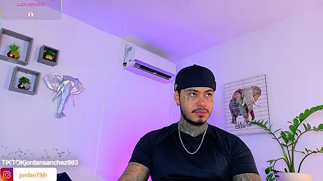 JordanSmiith  online show from June 20, 9:09 pm