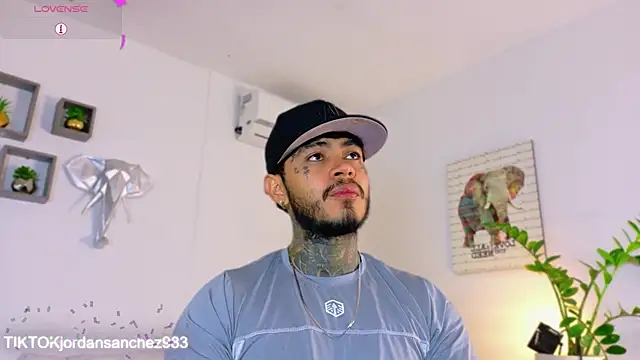 JordanSmiith  online show from March 4, 8:38 pm