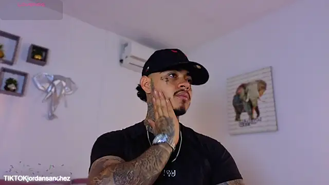 JordanSmiith  online show from January 13, 8:46 pm