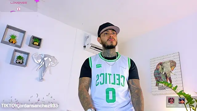 JordanSmiith  online show from February 28, 9:14 pm