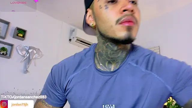 JordanSmiith  online show from March 13, 8:14 pm