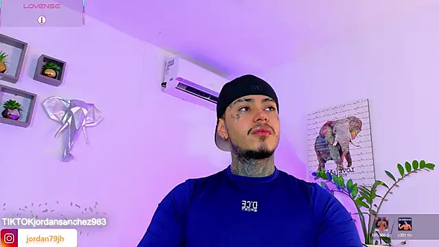 JordanSmiith  online show from May 23, 10:31 pm