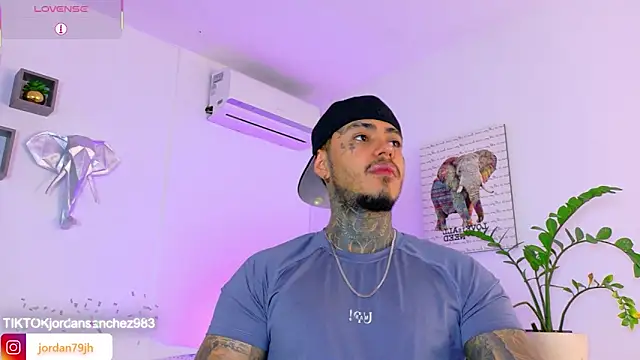 JordanSmiith  online show from June 8, 8:20 pm