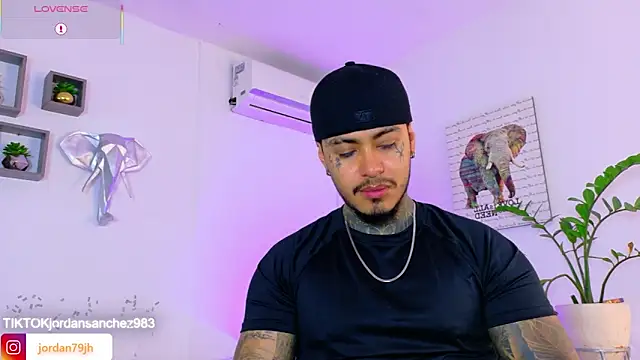 JordanSmiith  online show from June 9, 9:16 pm