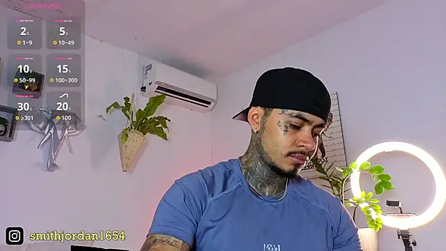 JordanSmiith  online show from November 12, 8:45 pm