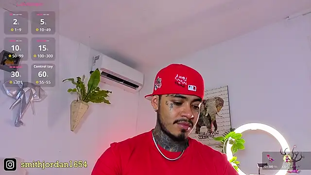 JordanSmiith  online show from October 9, 9:26 pm