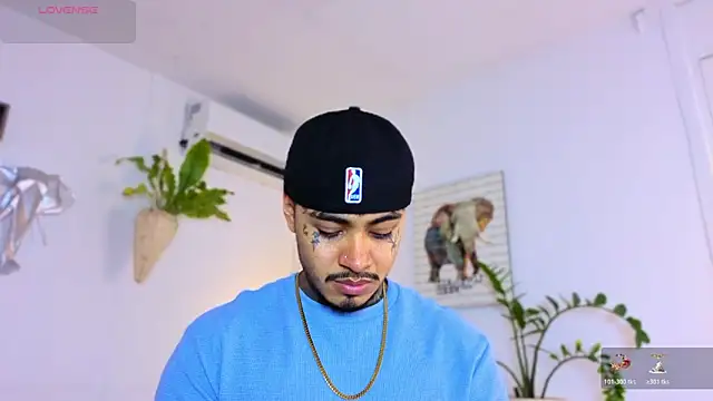 JordanSmiith  online show from December 19, 9:17 pm