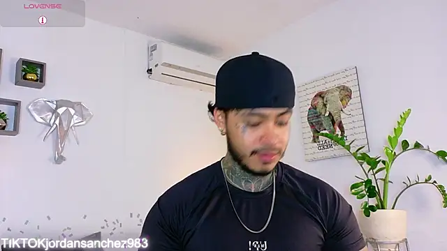 JordanSmiith  online show from February 2, 8:52 pm