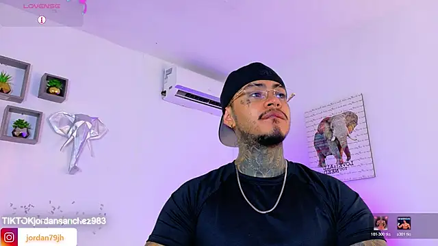 JordanSmiith  online show from April 17, 8:00 pm