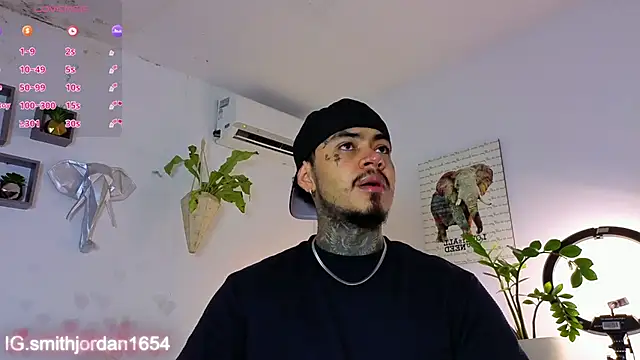 JordanSmiith  online show from November 17, 8:13 pm