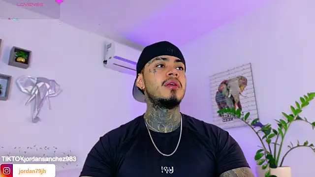 JordanSmiith  online show from March 18, 8:21 pm