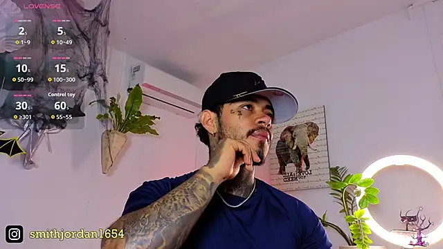 JordanSmiith  online show from October 29, 9:14 pm