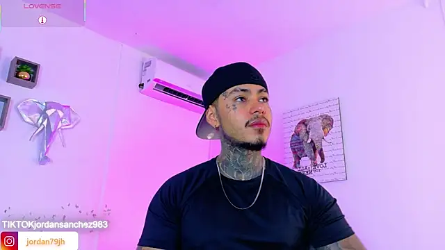 JordanSmiith  online show from June 3, 7:51 pm